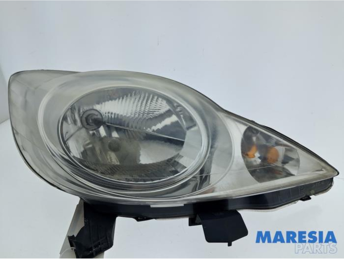 Peugeot - 107 - Koplamp rechts