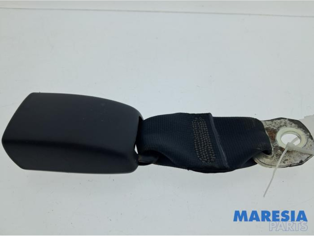 Peugeot - 107 - Insertion ceinture de sécurité arrière droite