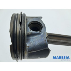 Renault - Clio - Connecting rod