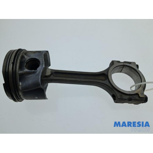 Renault - Clio - Connecting rod