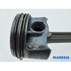 Renault - Clio - Connecting rod