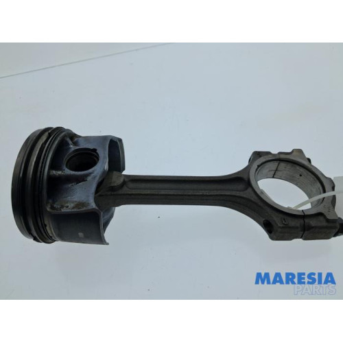Renault - Clio - Connecting rod