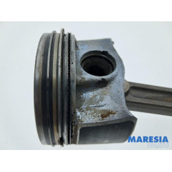 Renault - Clio - Connecting rod