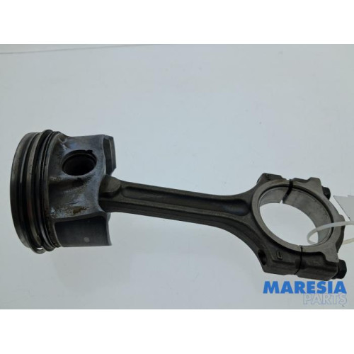 Renault - Clio - Connecting rod