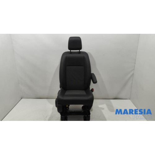 Opel - Vivaro - Seat, right