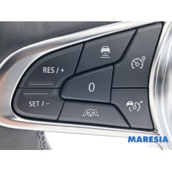 Renault - Captur - Steering wheel