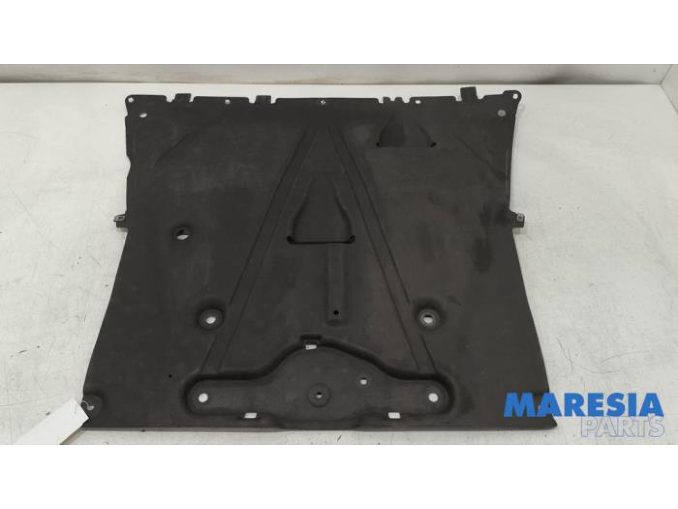 Renault - Captur - Engine protection panel