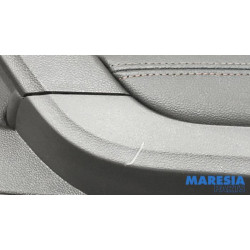 Renault - Captur - Front door trim 4-door, right