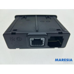 Renault - Espace - AUX / USB connection