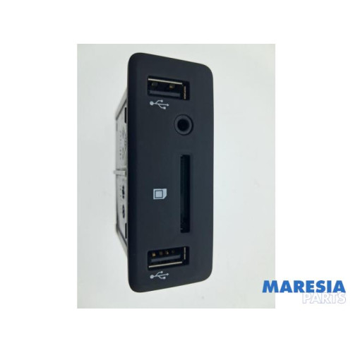 Renault - Espace - AUX / USB connection