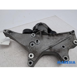 Fiat - Panda - Alternator lower bracket