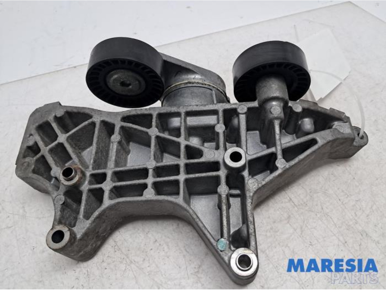 Fiat - Panda - Alternator lower bracket
