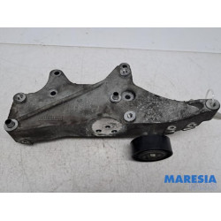 Fiat - Panda - Alternator lower bracket
