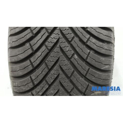 Citroen - C4 - Tyre