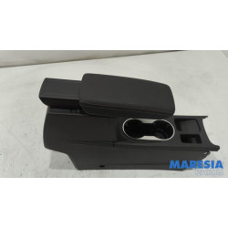 Renault - Captur - Middle console