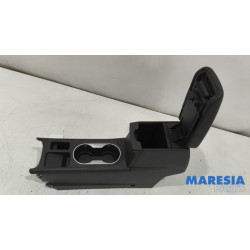 Renault - Captur - Middle console