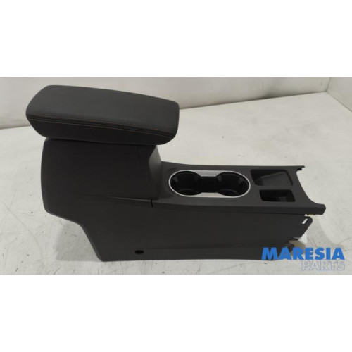 Renault - Captur - Middle console