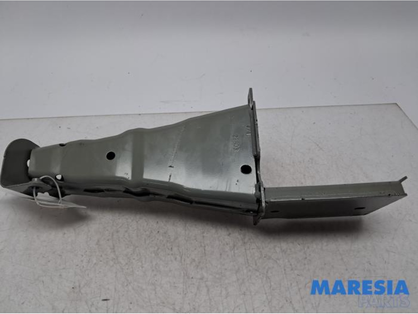 Renault - Espace - Front bumper bracket, right