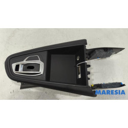 Renault - Captur - Middle console