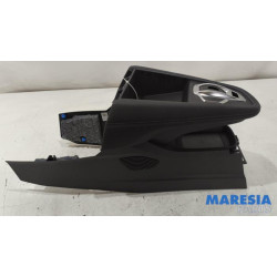 Renault - Captur - Middle console