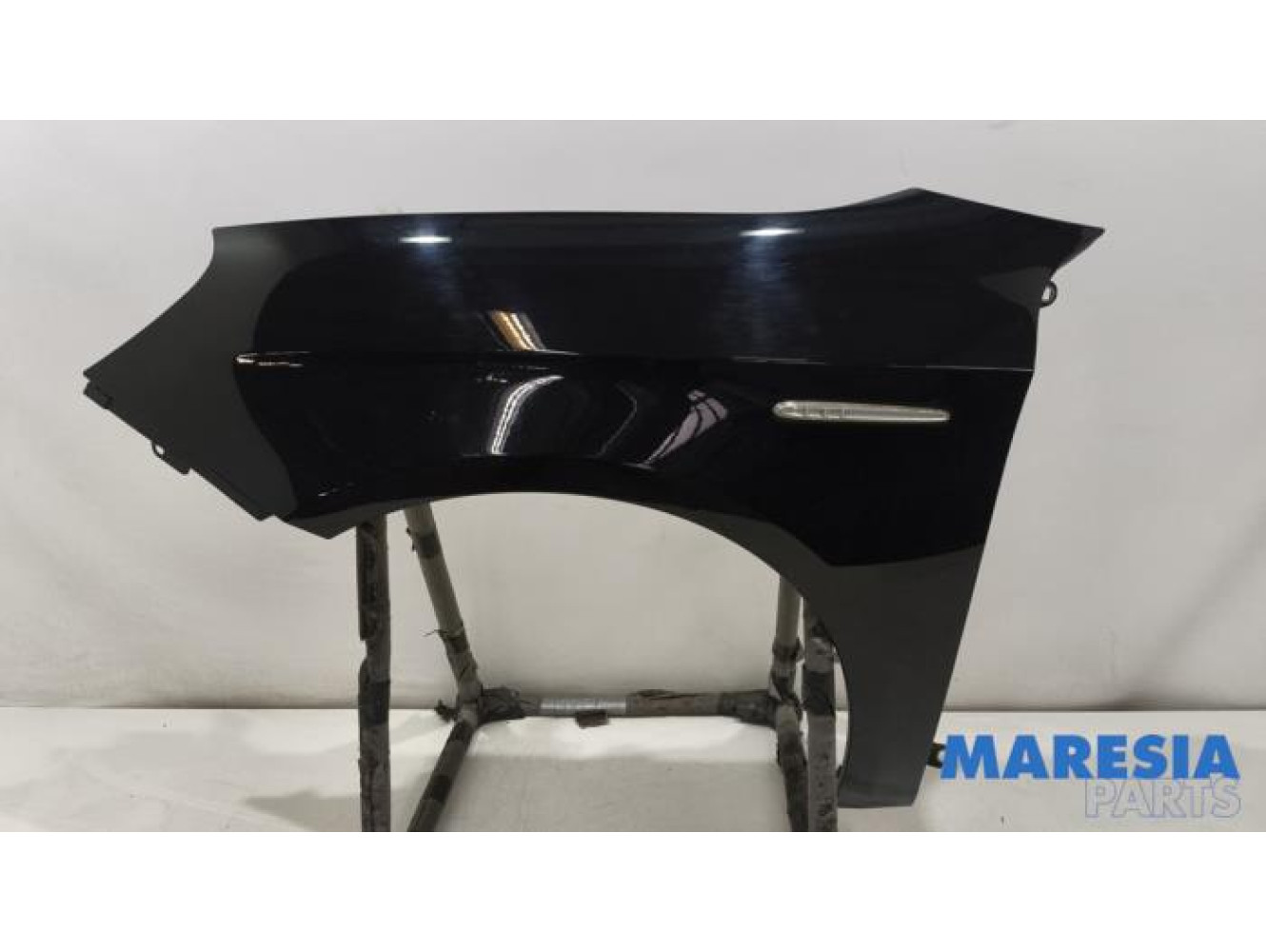 Alfa Romeo - Giulietta - Front wing, left