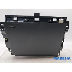 Renault - Captur - Glovebox