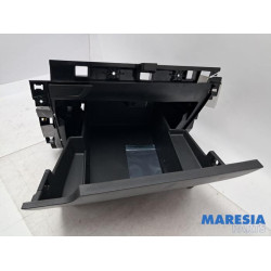 Renault - Captur - Glovebox