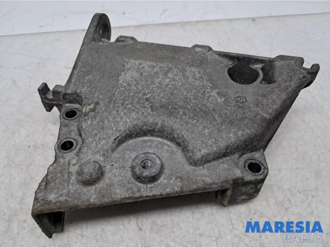 Renault - Twingo - Engine mount