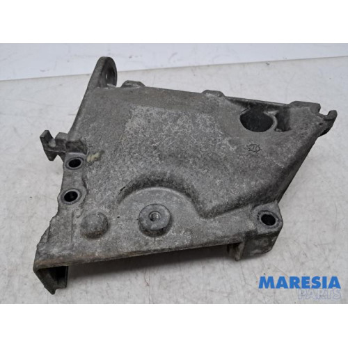 Renault - Twingo - Engine mount