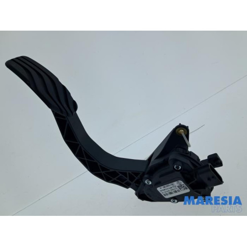 Renault - Captur - Accelerator pedal