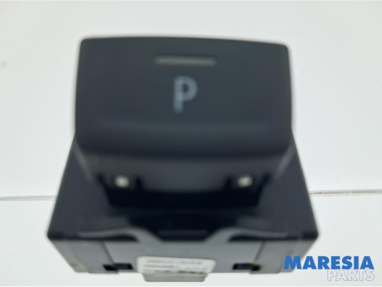 Renault - Captur - Parking brake switch