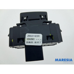 Renault - Captur - Parking brake switch