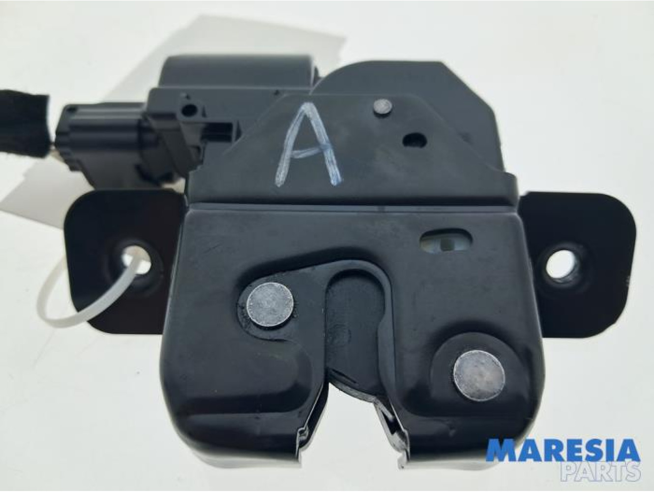 Renault - Captur - Tailgate lock mechanism