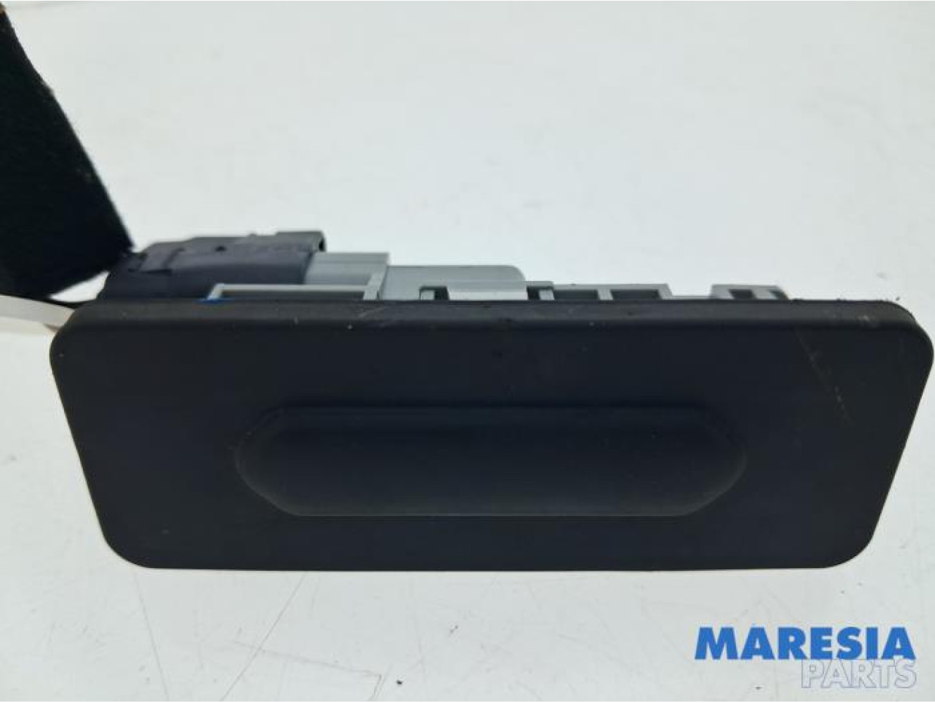 Renault - Captur - Tailgate handle