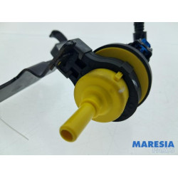 Renault - Captur - Vacuum valve