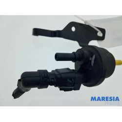 Renault - Captur - Vacuum valve