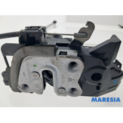 Renault - Captur - Front door lock mechanism 4-door, right
