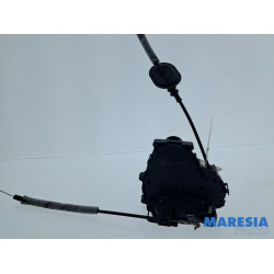 Renault - Captur - Front door lock mechanism 4-door, right