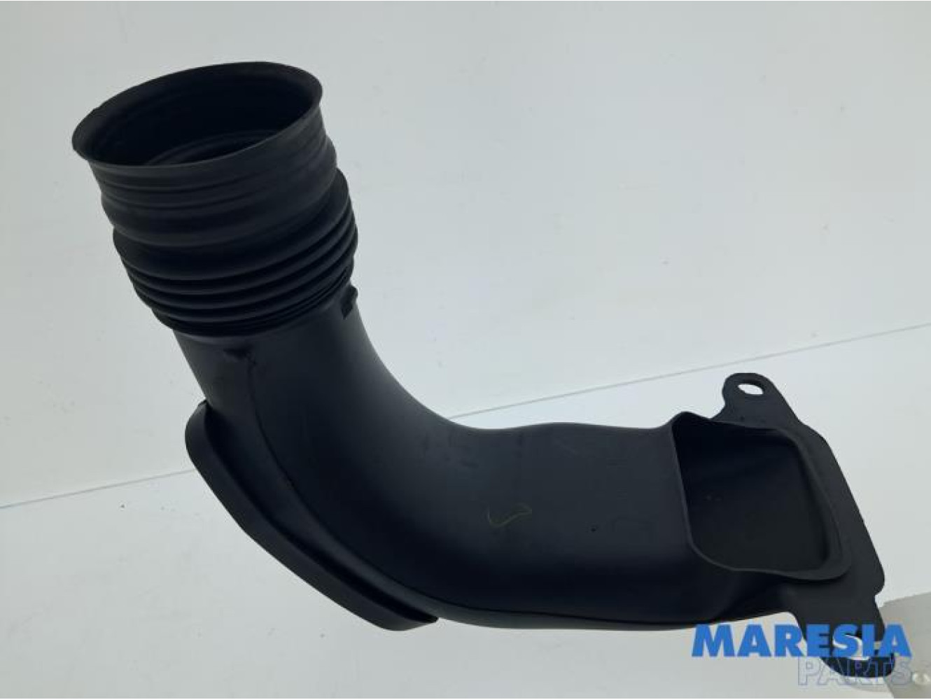Renault - Captur - Air intake hose