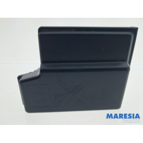 Renault - Captur - Fuse box