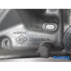 Renault - Captur - Alternator lower bracket