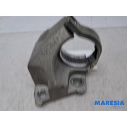 Renault - Captur - Engine mount