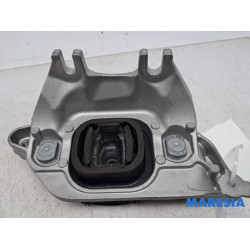 Renault - Captur - Engine mount