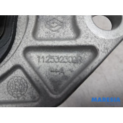 Renault - Captur - Engine mount