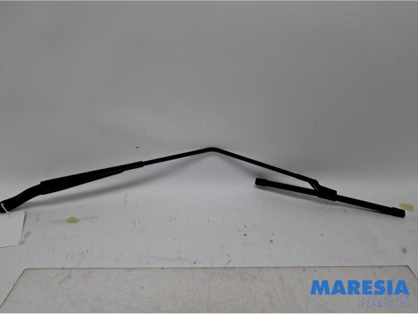 Renault - Captur - Front wiper arm
