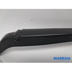 Renault - Captur - Front wiper arm