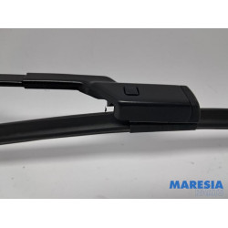 Renault - Captur - Front wiper arm