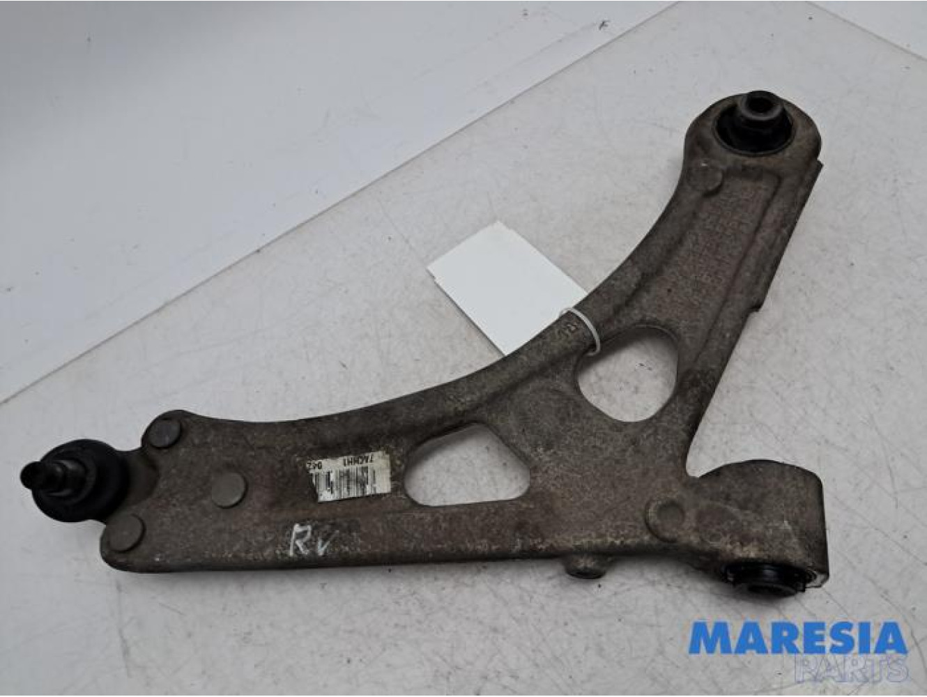 Citroen - Berlingo - Front lower wishbone, right
