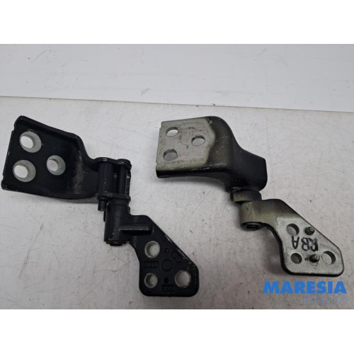 Citroen - Berlingo - Scharnier deur rechts-achter