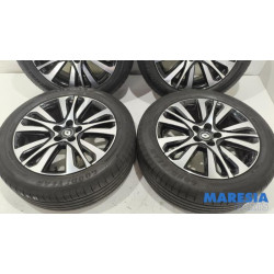 Renault - Captur - Sportvelgenset + banden